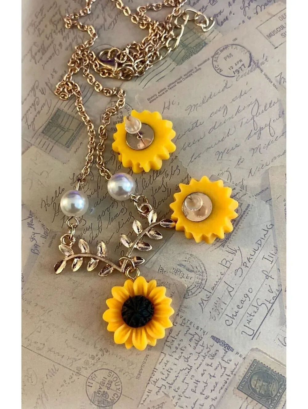 Bright Sunflower Necklace and Earrings Set – Cheerful Floral Jewelry